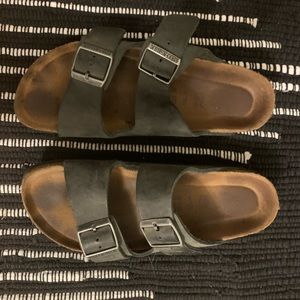 Black Birkenstock’s